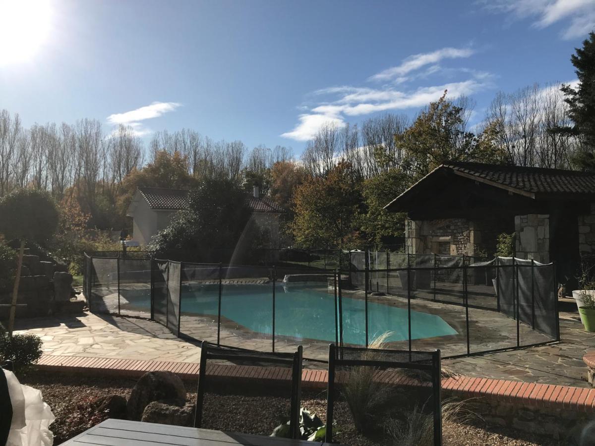 Les Genets Otel Orleat Dış mekan fotoğraf